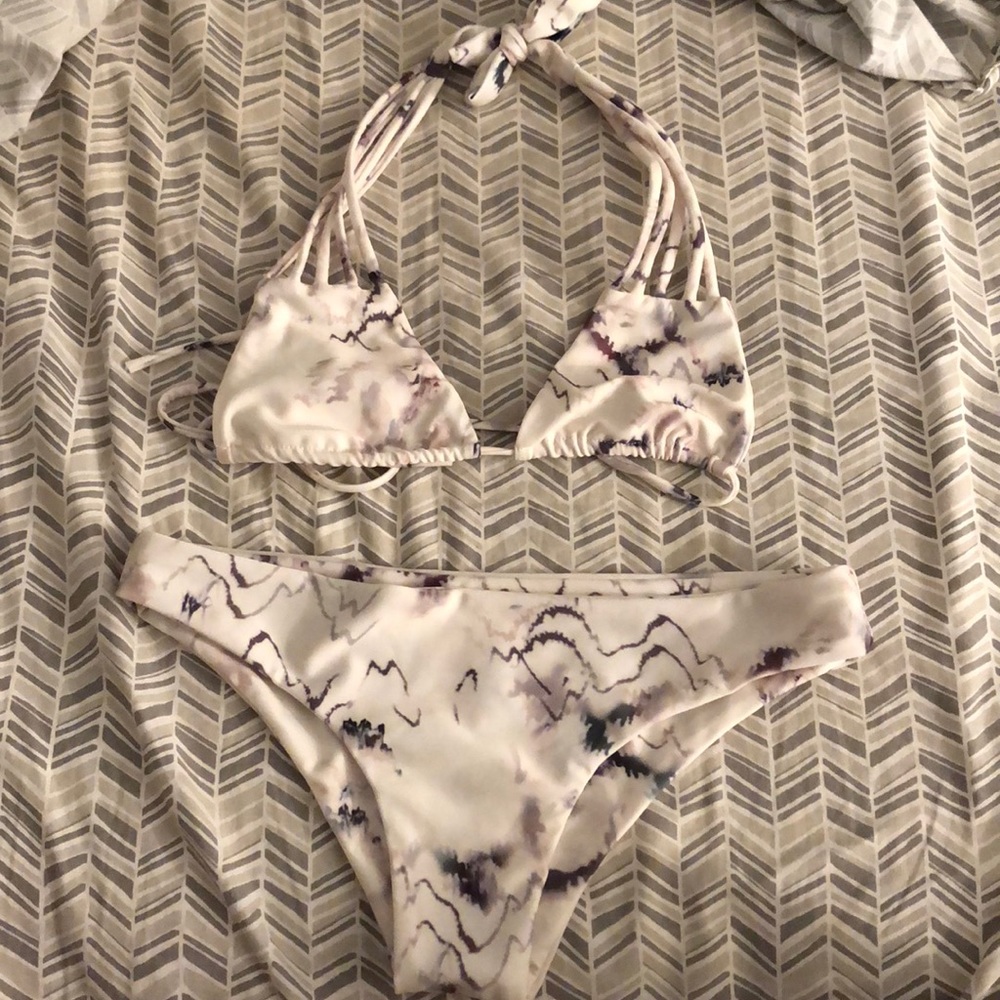 NWOT Zaful marble print bikini set